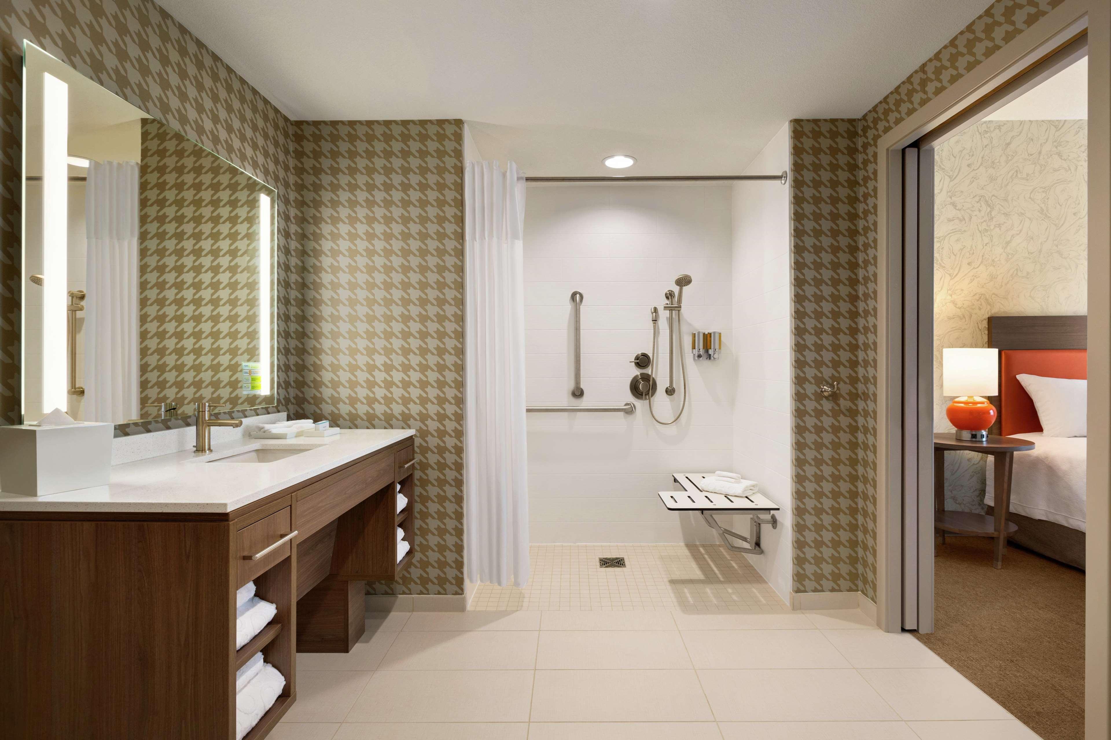 Home2 Suites By Hilton Frederick Exterior foto